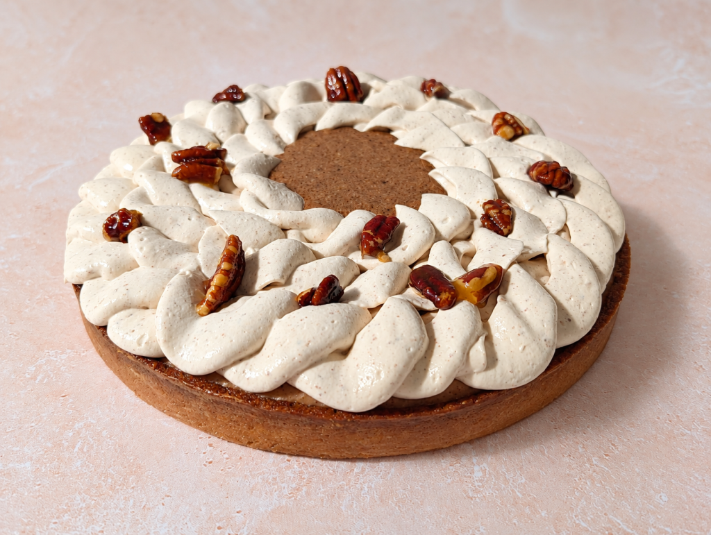 tarte aux noix de pécan de profil